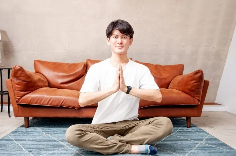 アロマ瞑想で心とカラダを整える〜鶴瀬でアロマ・整体・ヨガ〜