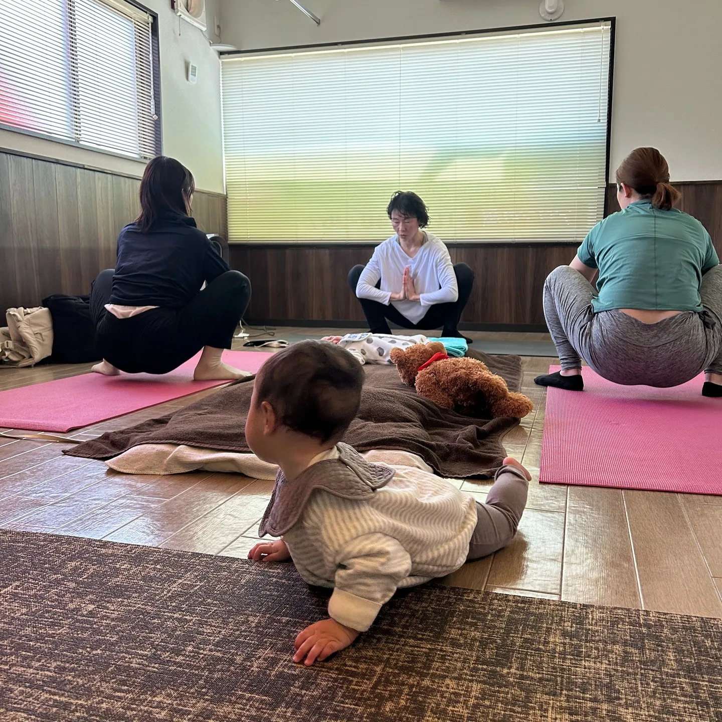 4月3日(水)ベビーストレッチ/マッサージ＆ママヨガレッスン...